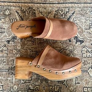 Free People Calabasas Suede Leather Studded Platform Clogs Mules in Cognac Brown